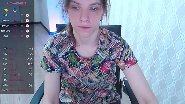 LisaHeart online show from March 23, 12:15 am