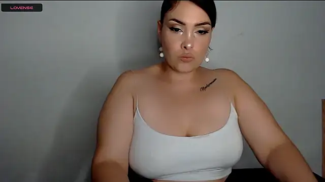 Miss Agatha online show from December 11, 12:44 am