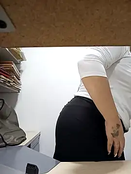 Miss Agatha online show from December 24, 3:58 pm