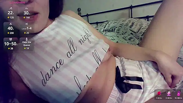 Snapshot of Athena_play chatting on March 11, 9:37 pm Athena play online show from March 11, 9:37 pm