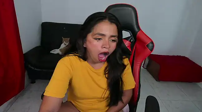 Snapshot of cory_rose chatting on December 3, 4:25 am cory rose online show from December 3, 4:25 am