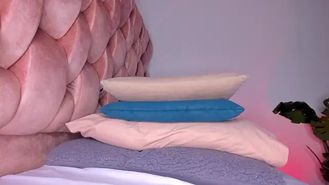 Voluptupus-girl online show from May 23, 4:33 pm