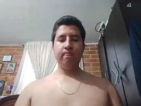 Snapshot of greeneyes999999999999 chatting on October 9, 9:46 pm greeneyes999999999999 online show from October 9, 9:46 pm