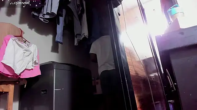 AlejoKhalifa  online show from November 3, 8:26 am