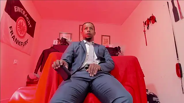 Snapshot of AlejoKhalifa_ chatting on March 16, 9:35 am AlejoKhalifa online show from March 16, 9:35 am