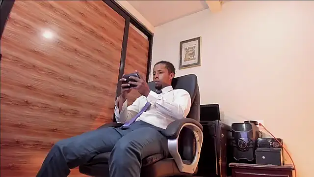 Snapshot of AlejoKhalifa_ chatting on March 26, 11:54 pm AlejoKhalifa online show from March 26, 11:54 pm