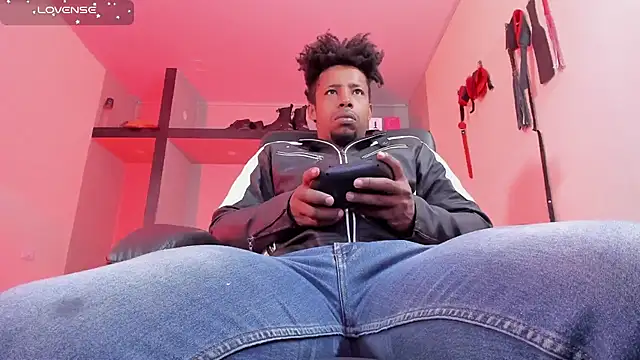 Snapshot of AlejoKhalifa_ chatting on April 4, 11:18 am AlejoKhalifa online show from April 4, 11:18 am