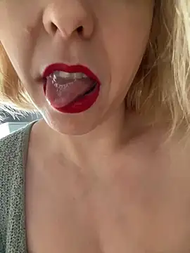 Yourdirtybitch online show from February 6, 5:57 am