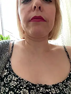 Snapshot of Yourdirtybitch chatting on February 3, 7:35 am Yourdirtybitch online show from February 3, 7:35 am