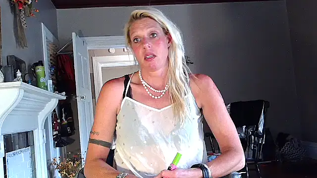 Snapshot of Glamazonx chatting on September 12, 4:29 pm Glamazonx online show from September 12, 4:29 pm