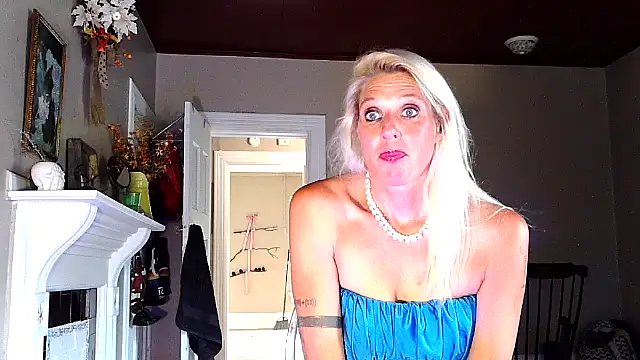 Snapshot of Glamazonx chatting on September 13, 6:51 pm Glamazonx online show from September 13, 6:51 pm