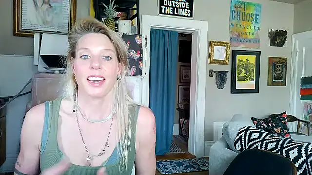 Glamazonx online show from March 28, 9:25 pm