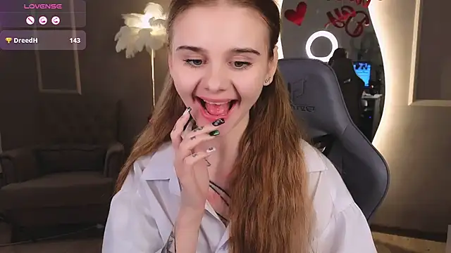 Britney Lynch online show from February 9, 12:17 am