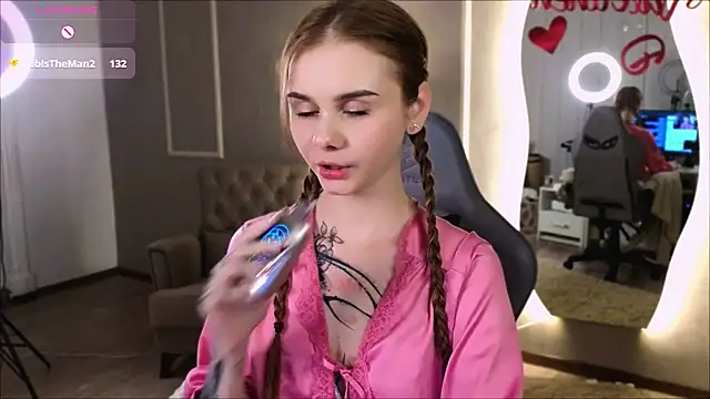 Britney Lynch online show from February 14, 12:09 am