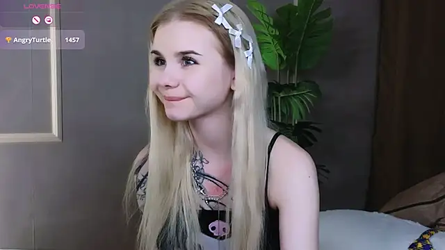 Britney Lynch online show from February 23, 12:51 am