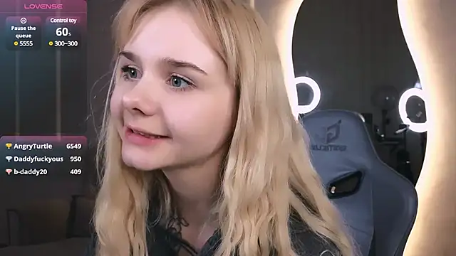 Britney Lynch online show from March 13, 12:35 pm