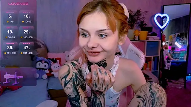 Britney Lynch online show from September 21, 1:02 pm