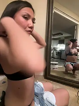 Snapshot of babyboo_xx chatting on February 19, 6:55 am babyboo xx online show from February 19, 6:55 am