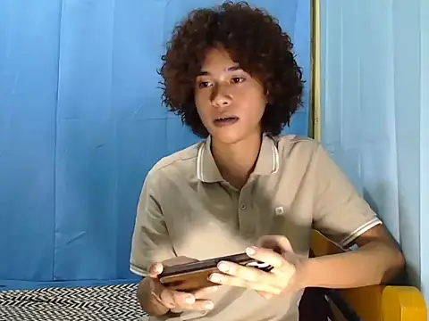 Asiantwink21 online show from July 29, 11:47 pm