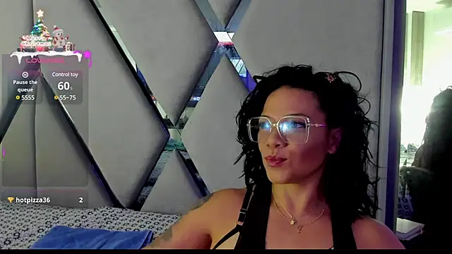 Snapshot of paula_daniela1 chatting on December 26, 10:20 pm paula daniela1 online show from December 26, 10:20 pm