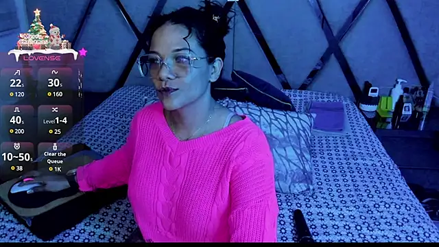 Snapshot of paula_daniela1 chatting on December 30, 10:55 pm paula daniela1 online show from December 30, 10:55 pm