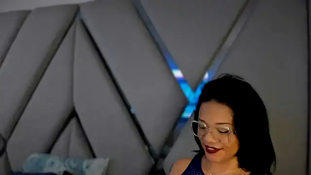 Snapshot of paula_daniela1 chatting on January 25, 8:53 pm paula daniela1 online show from January 25, 8:53 pm