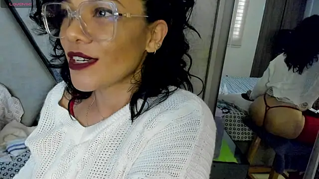 Snapshot of paula_daniela1 chatting on February 3, 8:46 pm paula daniela1 online show from February 3, 8:46 pm