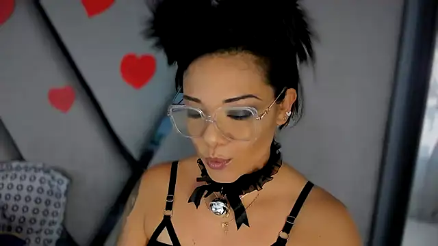 Snapshot of paula_daniela1 chatting on February 16, 9:16 pm paula daniela1 online show from February 16, 9:16 pm