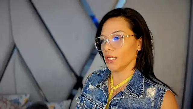 Snapshot of paula_daniela1 chatting on February 22, 9:48 pm paula daniela1 online show from February 22, 9:48 pm