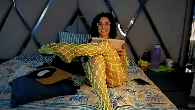 Snapshot of paula_daniela1 chatting on March 9, 9:36 pm paula daniela1 online show from March 9, 9:36 pm