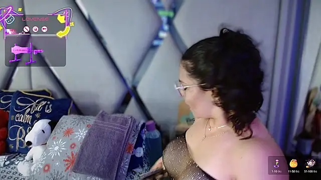 Snapshot of paula_daniela1 chatting on October 12, 9:03 pm paula daniela1 online show from October 12, 9:03 pm