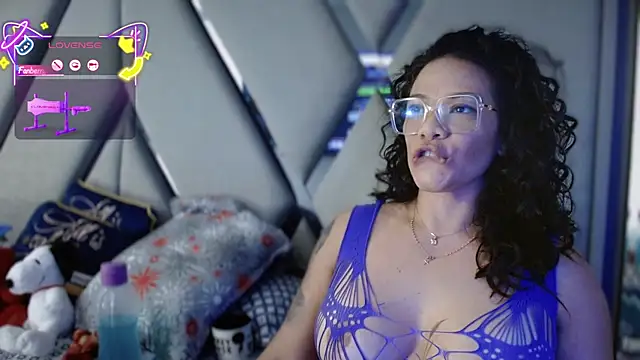 Snapshot of paula_daniela1 chatting on October 20, 9:37 pm paula daniela1 online show from October 20, 9:37 pm