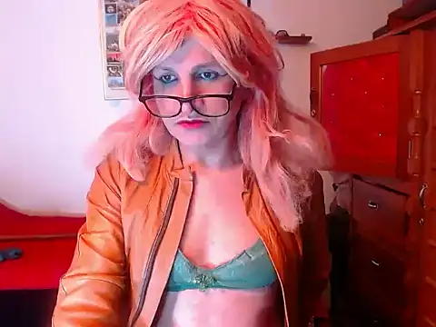 Snapshot of LorenJade chatting on October 7, 9:28 am LorenJade online show from October 7, 9:28 am