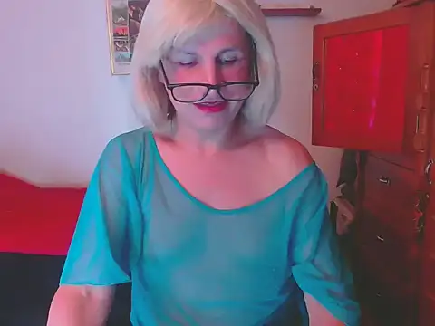 LorenJade online show from December 5, 7:50 am