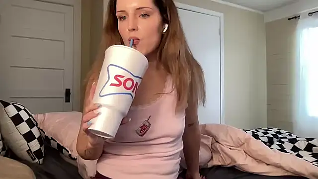 sexylilly69 online show from May 28, 8:50 pm