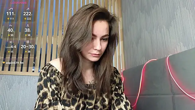 Snapshot of girl_with_snaketatto0 chatting on February 12, 4:12 am girl with snaketatto0 online show from February 12, 4:12 am