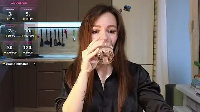 Snapshot of girl_with_snaketatto0 chatting on March 19, 2:48 am girl with snaketatto0 online show from March 19, 2:48 am