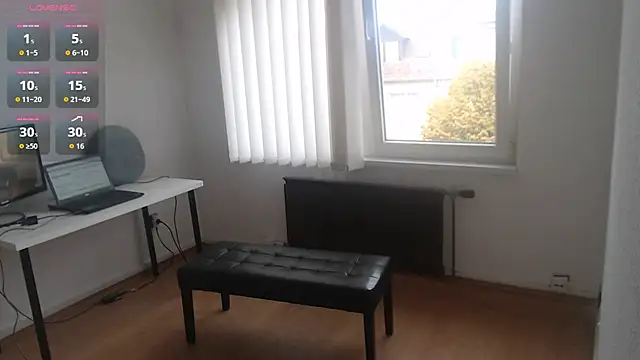 Snapshot of Vanda76 chatting on October 13, 11:54 am Vanda76 online show from October 13, 11:54 am