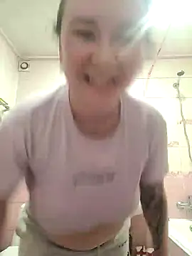 AlexaLexie online show from December 21, 3:20 pm