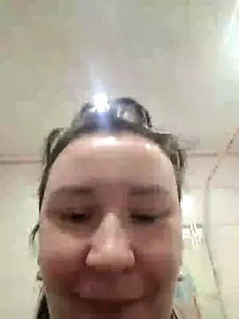 AlexaLexie online show from January 19, 1:33 pm