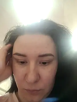 AlexaLexie online show from February 13, 11:50 am