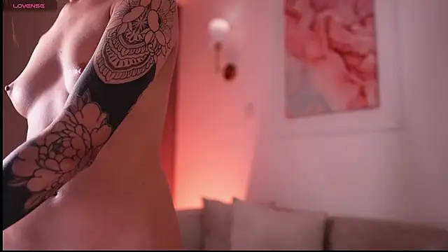 GigiLee  online show from February 7, 2:19 am