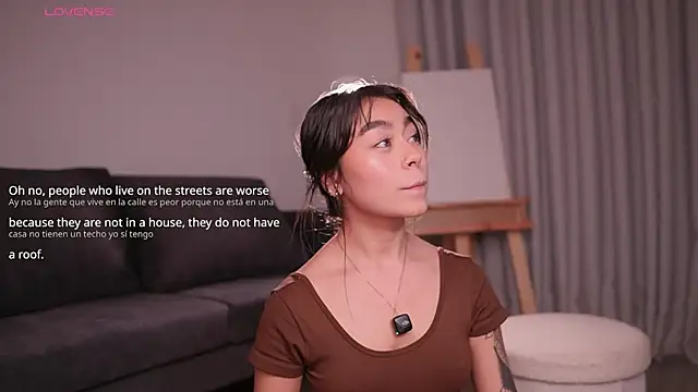 Snapshot of GigiLee_ chatting on June 14, 2:24 am GigiLee online show from June 14, 2:24 am