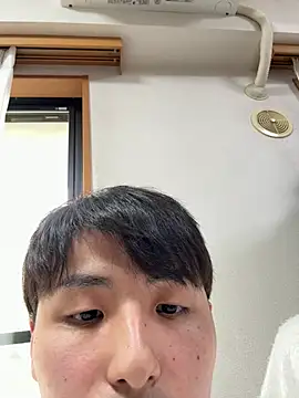 Snapshot of yutaro0211 chatting on May 28, 4:32 am yutaro0211 online show from May 28, 4:32 am