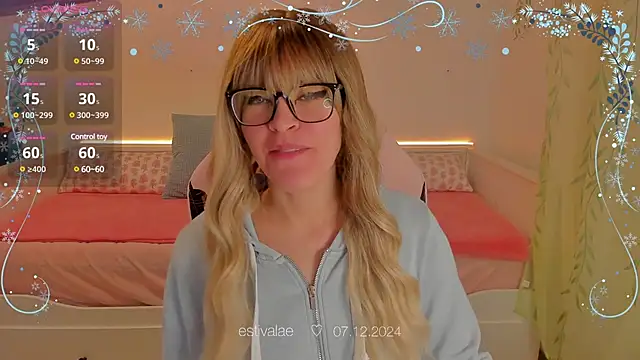 estivalae online show from December 7, 11:07 am