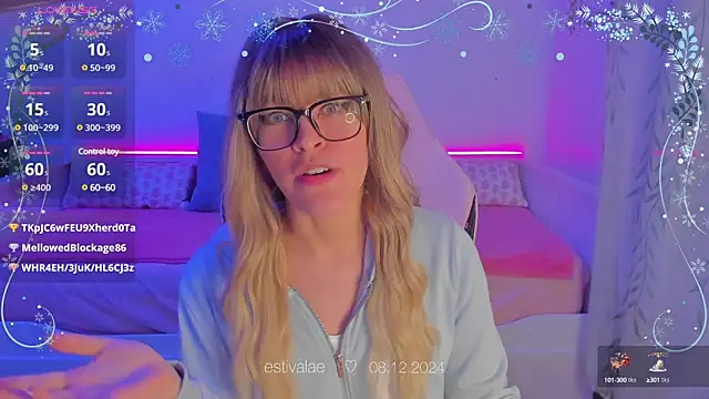 estivalae online show from December 8, 11:19 pm