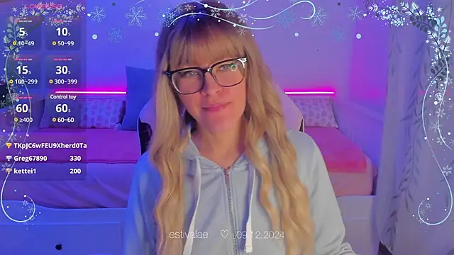 estivalae online show from December 9, 11:24 pm