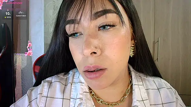 leahtemptation3 online show from May 16, 12:07 am