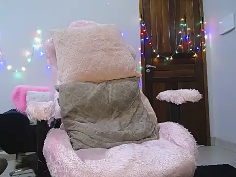 Irresistible24 online show from March 15, 9:41 am