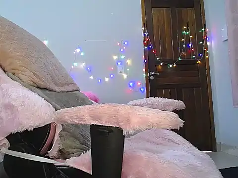 Irresistible24 online show from March 19, 11:50 am